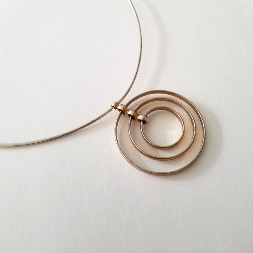Metal Rings Necklace - Picture 4 of 4